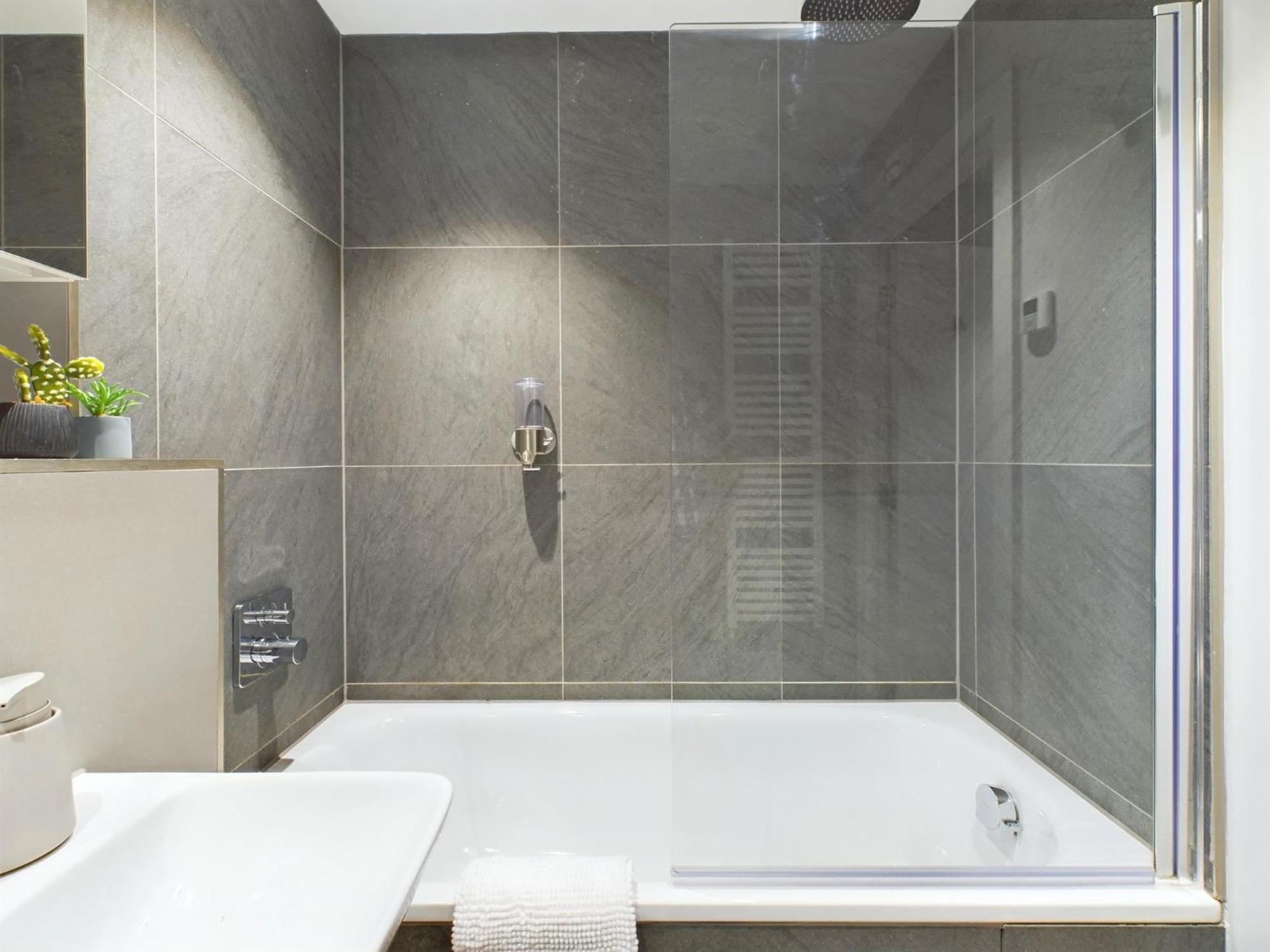 Wild Roses Serviced Apartments - Lake District Backbarrow Екстер'єр фото